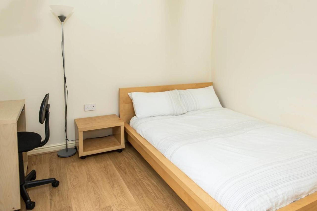 מנצ'סטר Guestready - Top Floor Apt 2Min Walk To O2 Apollo מראה חיצוני תמונה